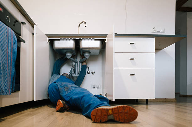 Professional Leak Detection technician working in East Windsor Hill, CT